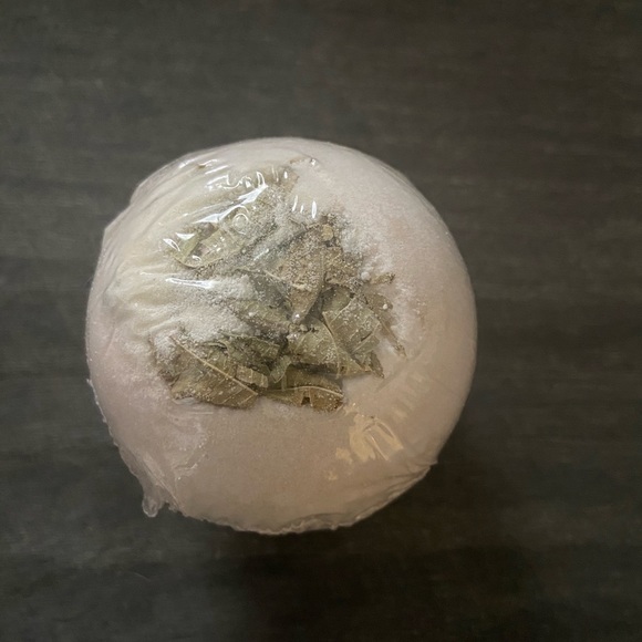 ONE (1) 5.9 oz 50 mg C.B.D Bath 🛀 Bomb - Picture 5 of 9
